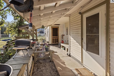 113 W 6th St, Haven, KS 67543 - photo 3