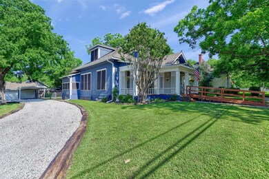 317 S Clements St, Gainesville, TX 76240 - photo 2