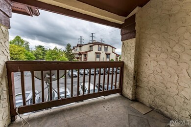 106 Michaels Ct, Woodbridge, NJ 07095 - photo 5