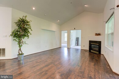 9688 Devedente Dr unit 305, Owings Mills, MD 21117 - photo 6