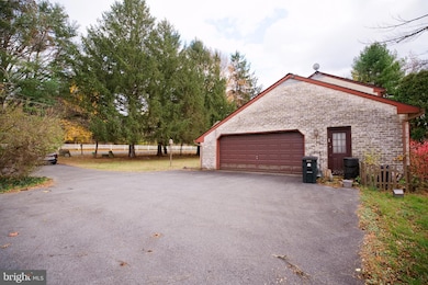 2713 Center St, Bethlehem, PA 18017 - photo 2