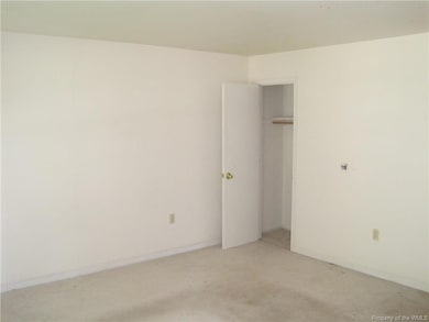 140 Glen St, West Point, VA 23181 - photo 4