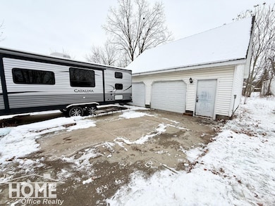 721 Wright Ave, Owosso, MI 48867 - photo 3