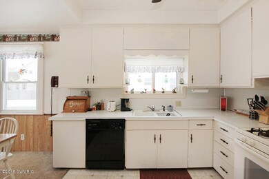 2007 Sinclair Ave NE, Grand Rapids, MI 49505 - photo 5