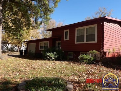 3400 SW Oakley Ave, Topeka, KS 66614 - photo 2