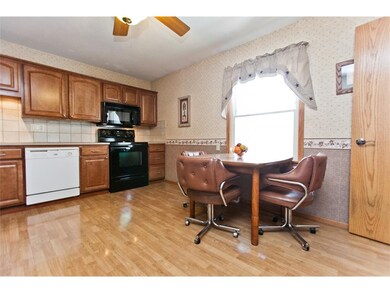 Eat-In Kitchen