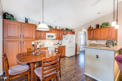 951 E Divot Dr, Tempe, AZ 85283 - photo 4