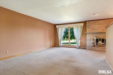 204 Carobeth Dr, Jacksonville, IL 62650 - photo 6