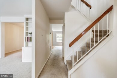 3041 Southern Elm Ct, Fairfax, VA 22031 - photo 5