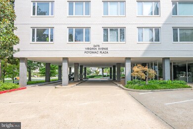 The Potomac Plaza Co-op unit 225, Washington, DC 20037 - photo 2