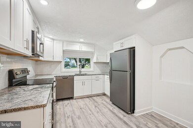 805 Glenwood St, Emmaus, PA 18049 - photo 7