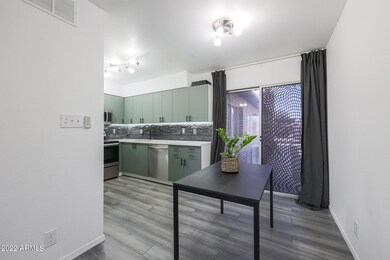 6514 S Lakeshore Dr unit B, Tempe, AZ 85283 - photo 7