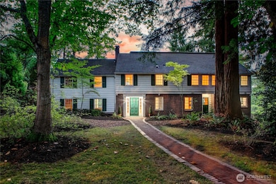 2425 Evergreen Point Rd, Medina, WA 98039 - photo 2