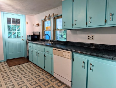 637 N Robinson Rd, Centerville, TN 37033 - photo 7