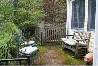 121 Worcester Ln, Waltham, MA 02451 - photo 3