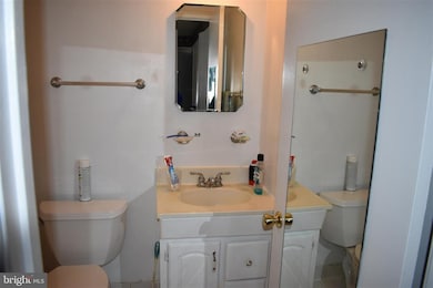 3404 Stonehall Dr, Beltsville, MD 20705 - photo 6