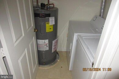 802 Amber Tree Ct unit 101, Gaithersburg, MD 20878 - photo 7