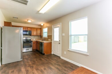 8843 Doak Ln, Houston, TX 77075 - photo 7