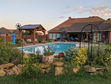 3111 Briarcliff Cir, Gainesville, TX 76240 - photo 2