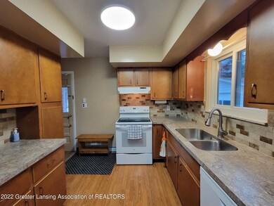 1605 S Holly Way, Lansing, MI 48910 - photo 5