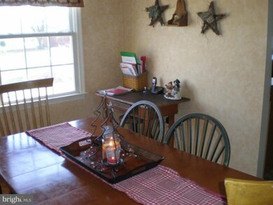 12152 Malissa Dr, Greencastle, PA 17225 - photo 2