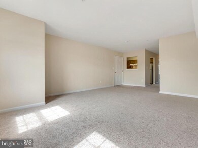 23228 Brewers Tavern Way unit 2, Clarksburg, MD 20871 - photo 4