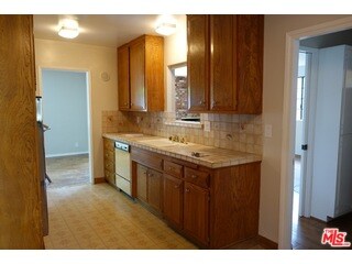 4362 Pampas Rd, Woodland Hills, CA 91364 - photo 6