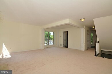 1193 Cypress Tree Place, Herndon, VA 20170 - photo 5