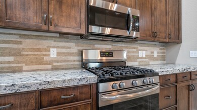 2454 N Snead Dr-16