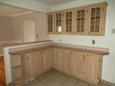 1678 Peardale Rd N, Columbus, OH 43229 - photo 4