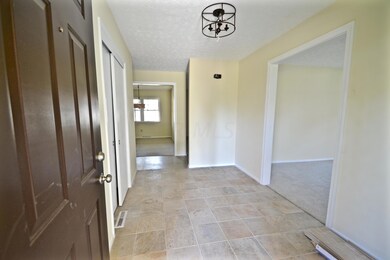 1086 Slade Ave, Columbus, OH 43235 - photo 4