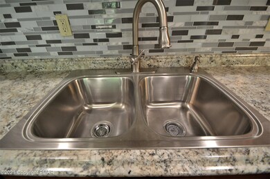 135 Rabbit Ct, Bushkill, PA 18324 - photo 6