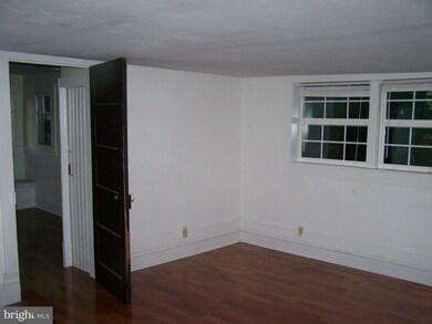 409 N Massanutten St, Strasburg, VA 22657 - photo 5