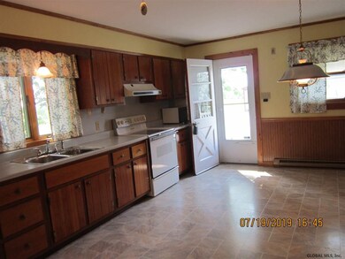 100 Glenwood Rd, Troy, NY 12180 - photo 7