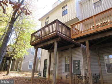 7248 Mahogany Dr, Hyattsville, MD 20785 - photo 3