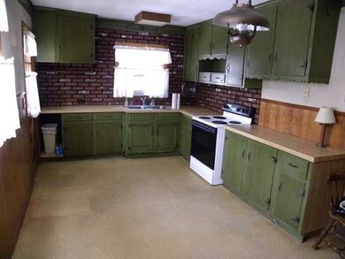 59 Hubbard St, Ludlow, MA 01056 - photo 3