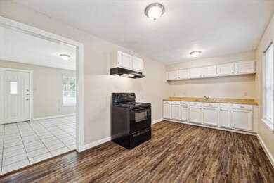 910 S 3rd St, Richmond, TX 77469 - photo 4