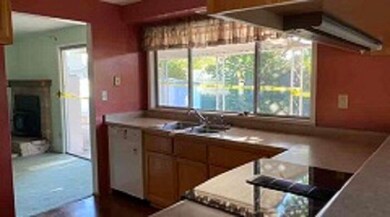 431-411702 Kitchen