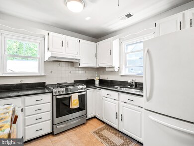 1245 Hawthorne St, Shady Side, MD 20764 - photo 3