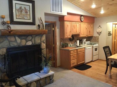 COTTAGE LIVING TO KITCHEN
