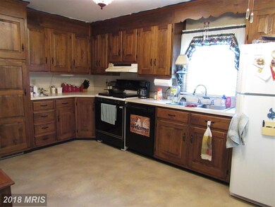 13206 Edgemont Rd, Smithsburg, MD 21783 - photo 4