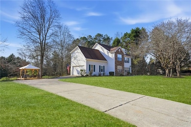 7140 Hunters Trace Dr, Cumming, GA 30028 - photo 3