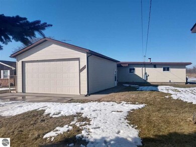 2315 E Bay Ridge Dr, Au Gres, MI 48703 - photo 2