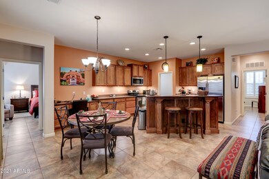 Dining to kitchen