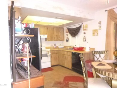 Eat-In Kitchen