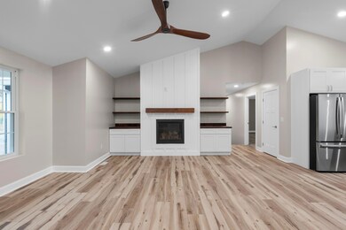 784 Crestrose Cir 004