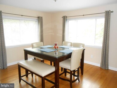 3209 Mulberry Ln, Temple Hills, MD 20748 - photo 3