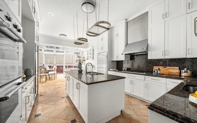 51 E 67th St, New York, NY 10065 - photo 4