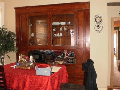 1620 W 3rd St, Davenport, IA 52802 - photo 3