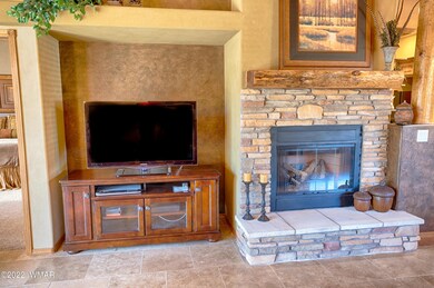 006_Living Room